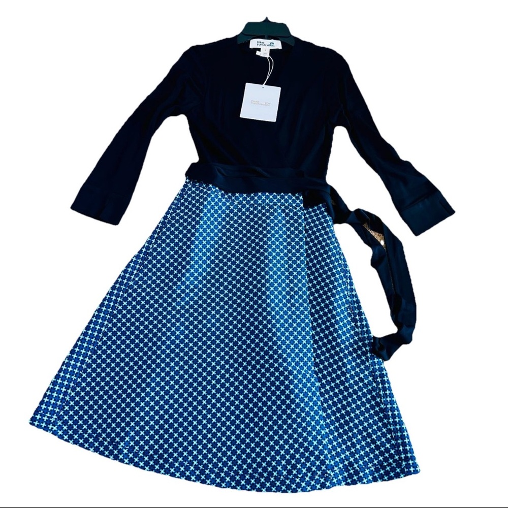 Brand new with tag Diane Von Furstenberg Black and Blue Midi Dress 0